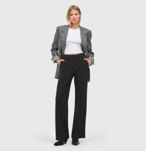 CHIARA | Leichter Straight Fit. Gerade und weit geschnitten