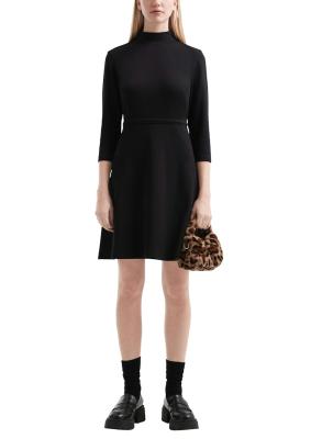 Tailliertes Kleid aus Interlockjersey