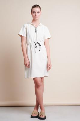 Kurzes Sommerkleid mit Kapuze | Dress Evi Technical Jersey