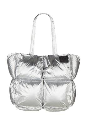 Innovative Puffer-Tasche im Metallic-Look