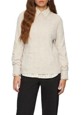 Flauschiger Pullover mit Zopfmuster