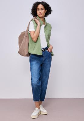 Short Teddy Vest w. Stand-Up C