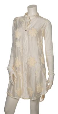 TEXTUR-POESIE: Beate Heymann Long-Bluse mit 3D-Blüten