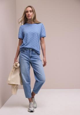 shirt w.cut out lace and puff