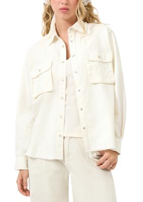 Hemdbluse mit aufgesetzten Taschen und offenen Kanten