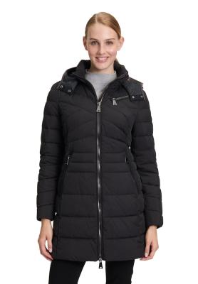 Femininer Steppmantel mit abnehmbarer Kapuze und liebevollen Details