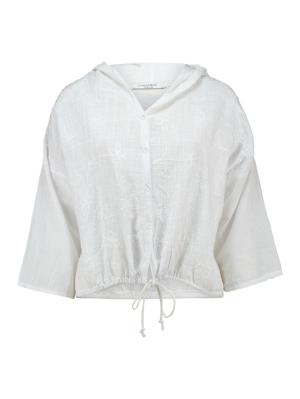 Sommer-Favorit: Leichte Kapuzenbluse mit Knopfleiste
