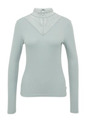 Schmales Rippshirt mit Spitzeneinsatz am Ausschnitt