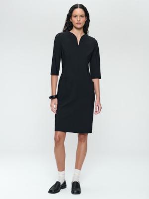 Martinas Dress aus Hightech-Jersey geschneidert | Martinas strech technical jersey dress