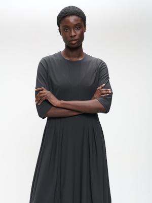 Schlichter Chic: Das Heide LS Kleid von Jane Lushka | Heide tech jersay dress LS