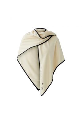 Luxuriöser Komfort: Der Schal/Poncho von Miss Lagotte