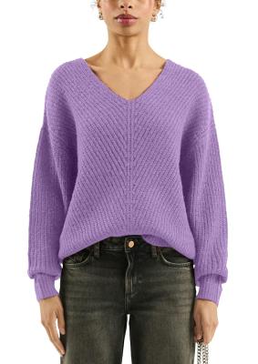 Strickpullover mit V-Ausschnitt