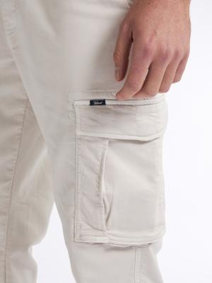 Cargohose in Offwhite – Funktional trifft auf modernes Design