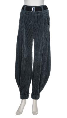 Statement-Cordhose mit Design-Gürtel von Beate Heymann – Urban Chic trifft Komfort