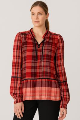 Bluse mit raffinierten Details