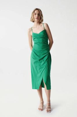 gerafften grünen Kleid in Midi-Länge