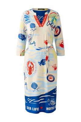 Maritimes Kleid mit Allover-Print und Gürtel | Miss Lagotte – Kollektion Silky Touch