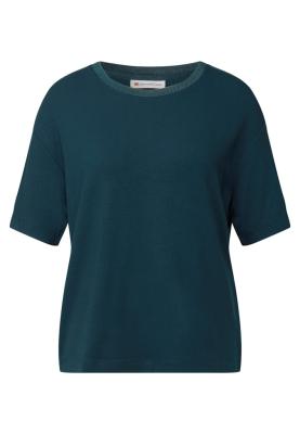 shirt with deco collar