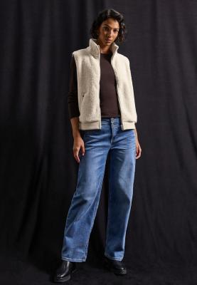 Short Teddy Vest w. Knit Detai
