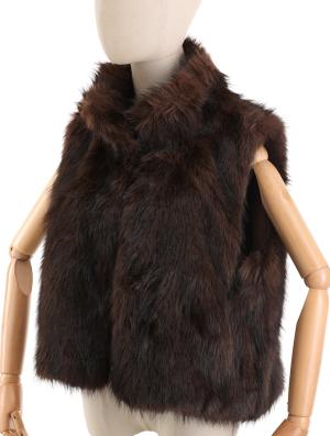 STILVOLLES STATEMENT: Ärmellose Kunstfell-Weste in edlem Dunkelbraun